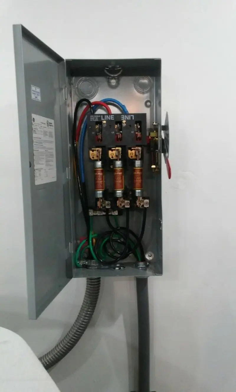 Three-phase disconnect switch installed for Electrical Wiring & Rewiring in Devine